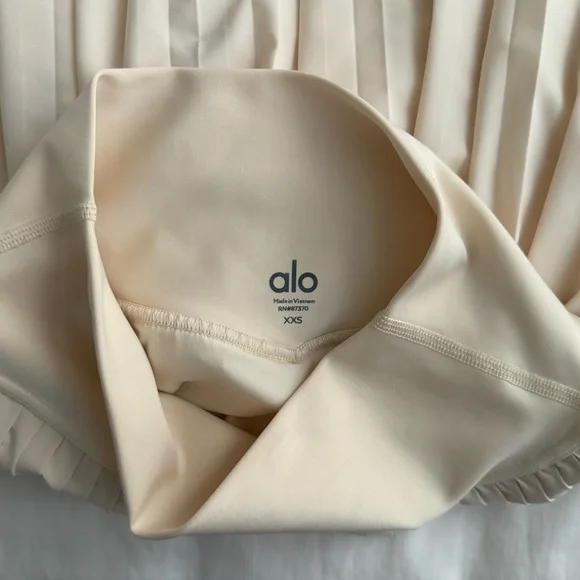 ALO Grand Slam Pleated Tennis Skirt Yoga in butter yellow xxs - Picture 4 of 12